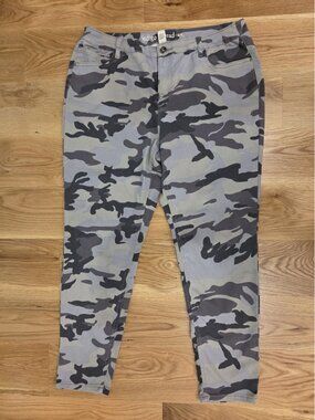 Indigo Thread Co Camo Super Stretch Skinny Jeans - Size 18W